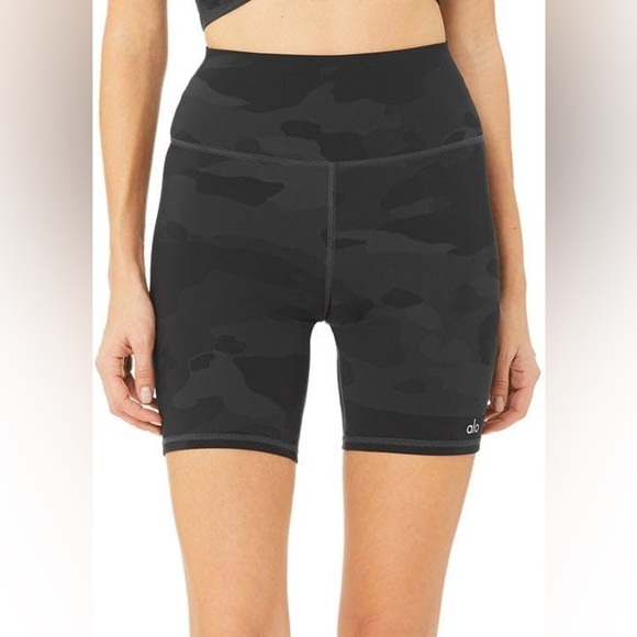 ALO Yoga Pants - Alo High Waist Raptor Short